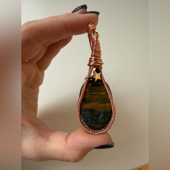 Nellite Pendant - Picture 2 of 6
